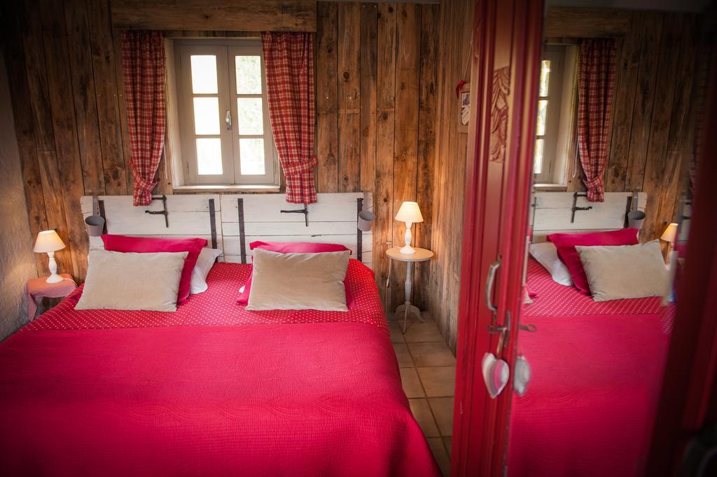 Chambres D'Hotes La Combe De Redoles Tour-de-Faure Exterior foto